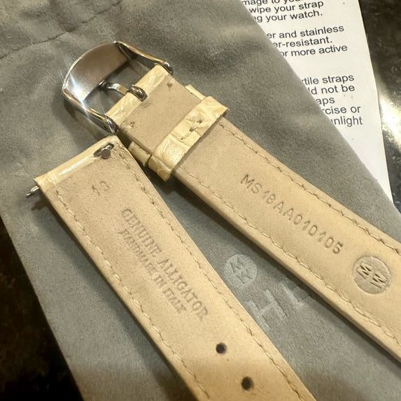 Michele 18mm Cream Alligator Embossed Watch Strap - Picture 3 of 4